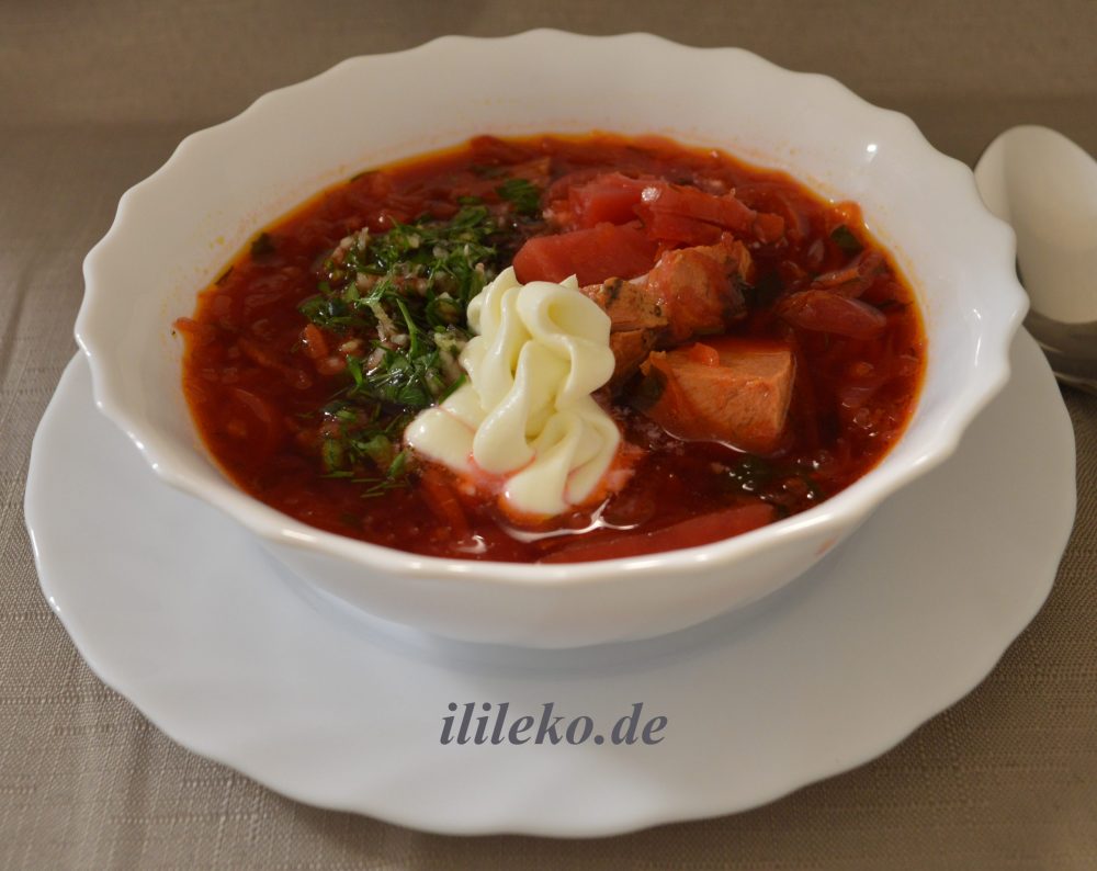 Borschtsch - Klassische russische rote Bete Suppe