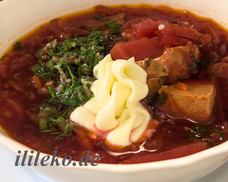 Borschtsch - Klassische russische rote Bete Suppe